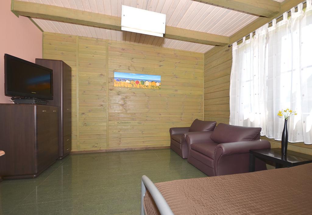 Hotel Pod Strzecha à Ujście-Darłowskie Extérieur photo