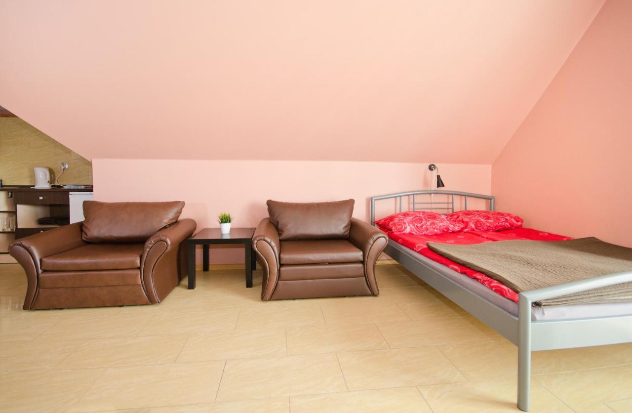 Hotel Pod Strzecha à Ujście-Darłowskie Extérieur photo